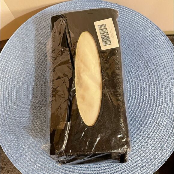 Car visor tissue, mask holder Black set of 2 NWT - Picture 2 of 9